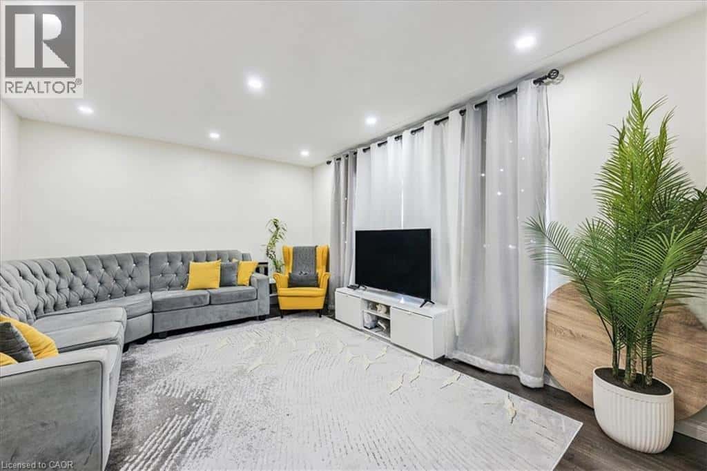 107 DESCHENE Avenue — Hamilton - Photo 5 of 41