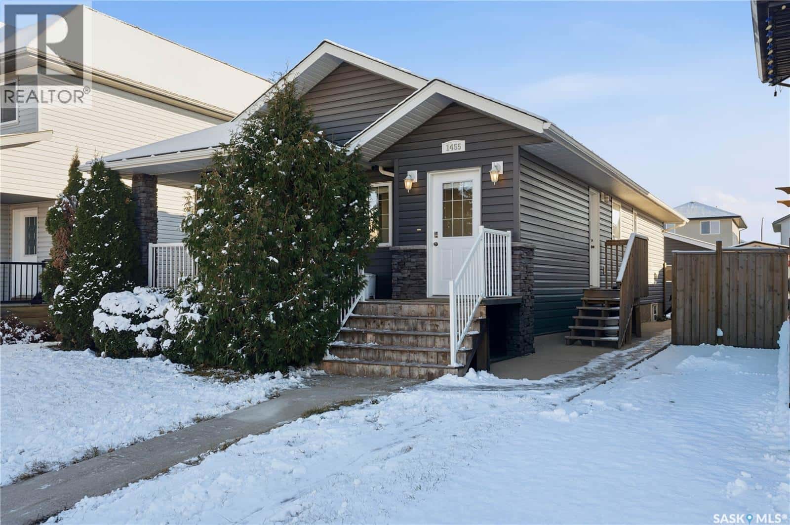 1455 Willowgrove COURT — Saskatoon - Photo 2 of 49