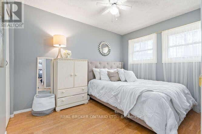 19 DAYFOOT DRIVE — Halton Hills (Georgetown), Ontario - Photo 4 of 17