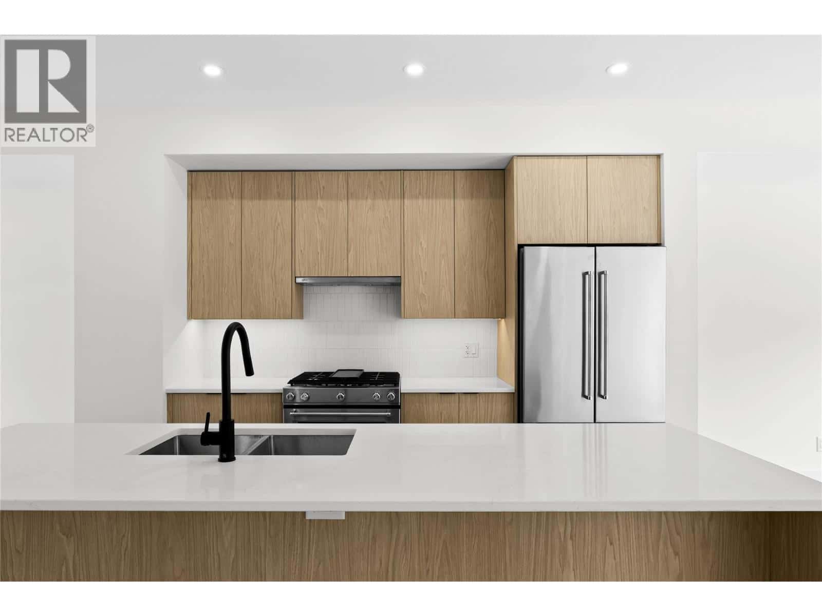 1455 Cara Glen Court Unit# 130 — Kelowna, British Columbia - Photo 3 of 22