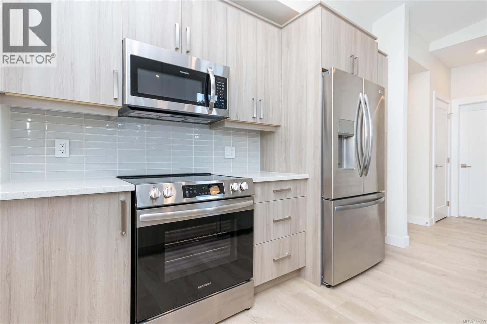 505 924 Jenkins Ave — Langford, British Columbia - Photo 4 of 16