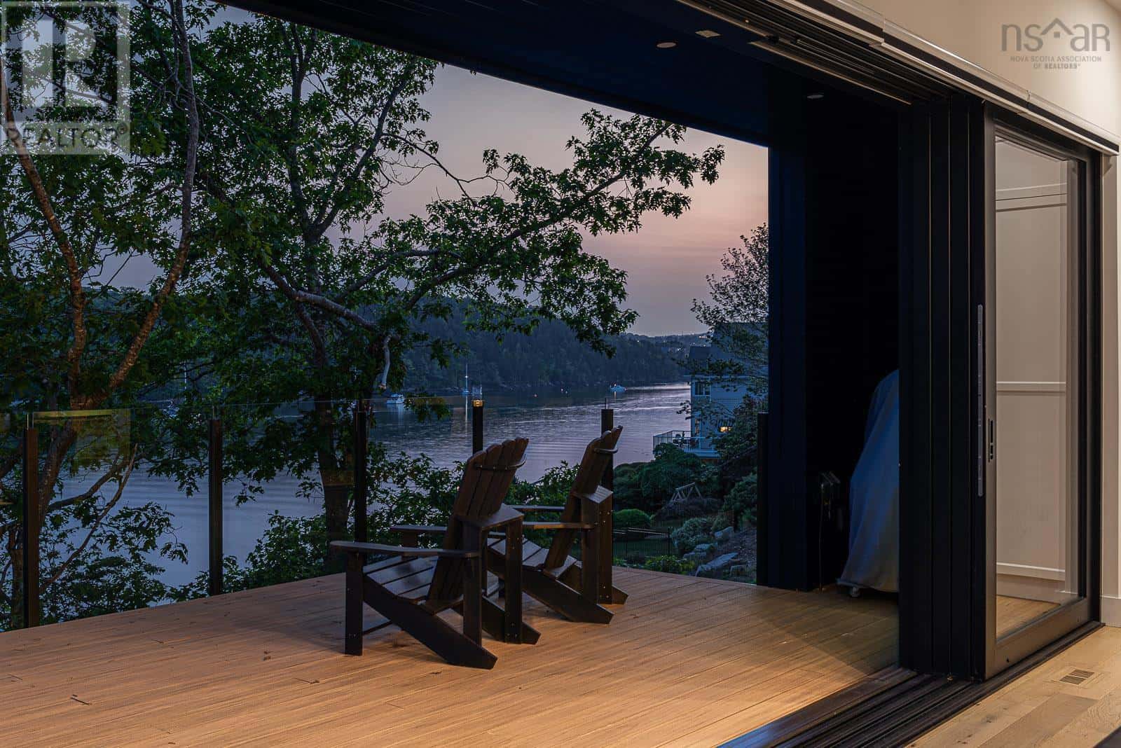 1160 Rockcliffe Street — Halifax, Nova Scotia - Photo 2 of 49