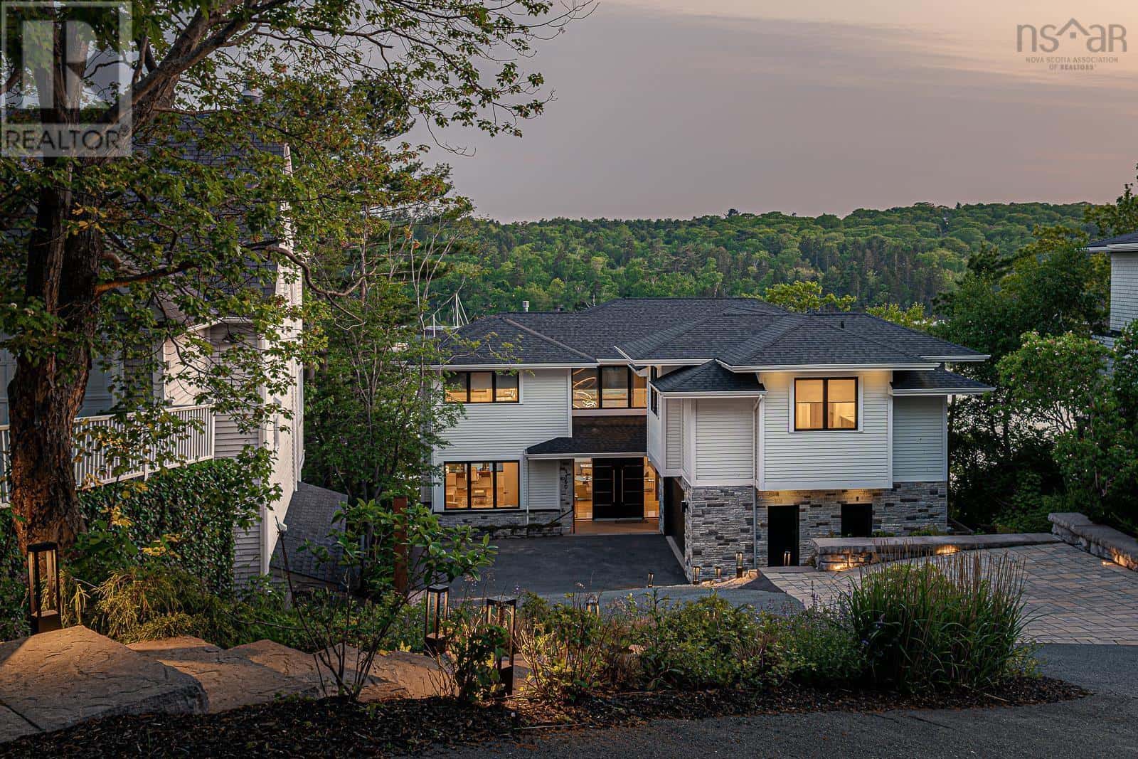 1160 Rockcliffe Street — Halifax, Nova Scotia - Photo 3 of 49