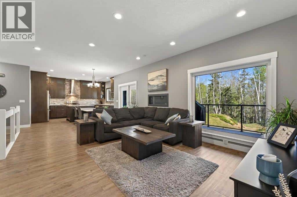 4714 Sakwatamau Drive — Whitecourt, Alberta - Photo 5 of 48