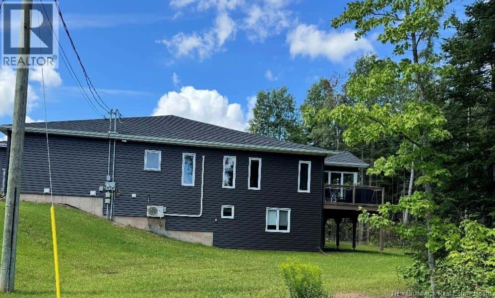 302 Damien Street — Dieppe, New Brunswick - Photo 3 of 35