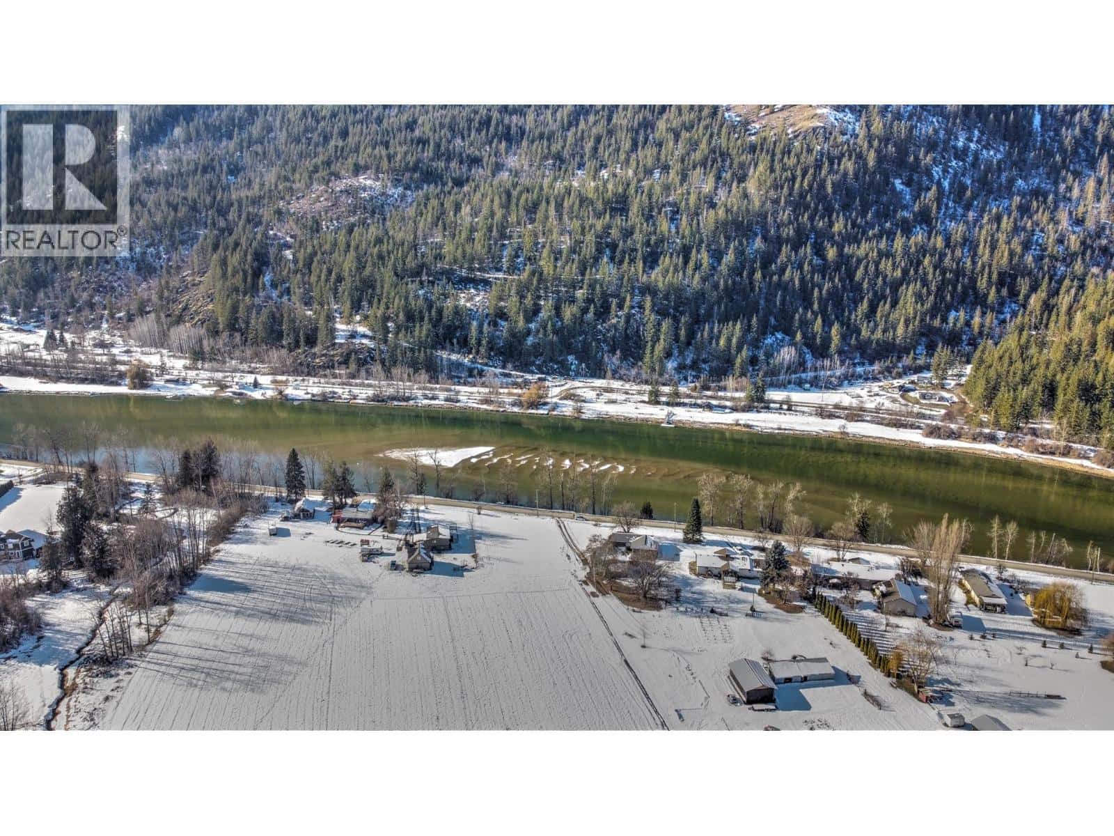 Riverside Road — Mara, British Columbia - Photo 3 of 18