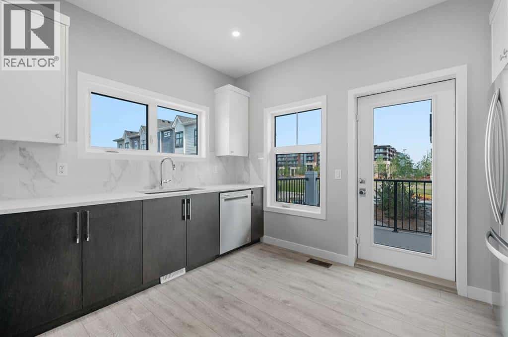 599 Mahogany Road SE — Calgary, Alberta - Photo 3 of 16