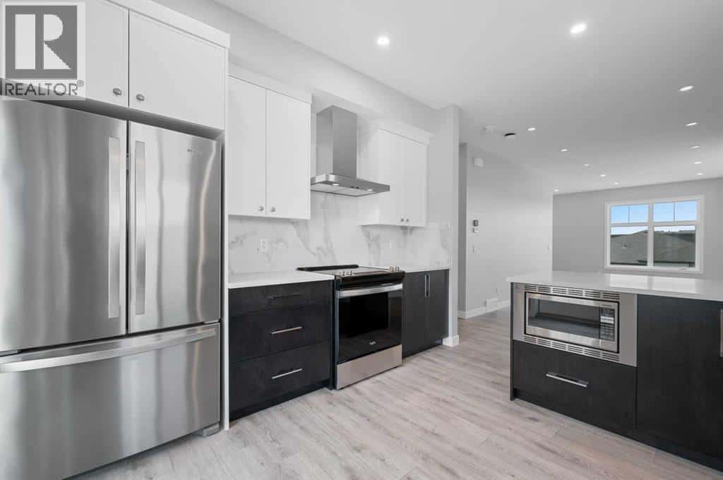 599 Mahogany Road SE — Calgary, Alberta - Photo 4 of 16