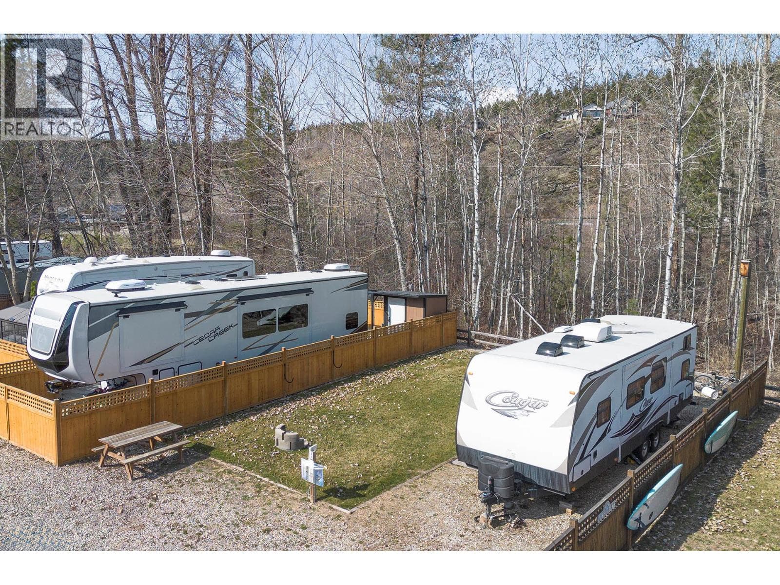 41 Cottonwood Drive N — Lee Creek, British Columbia - Main photo