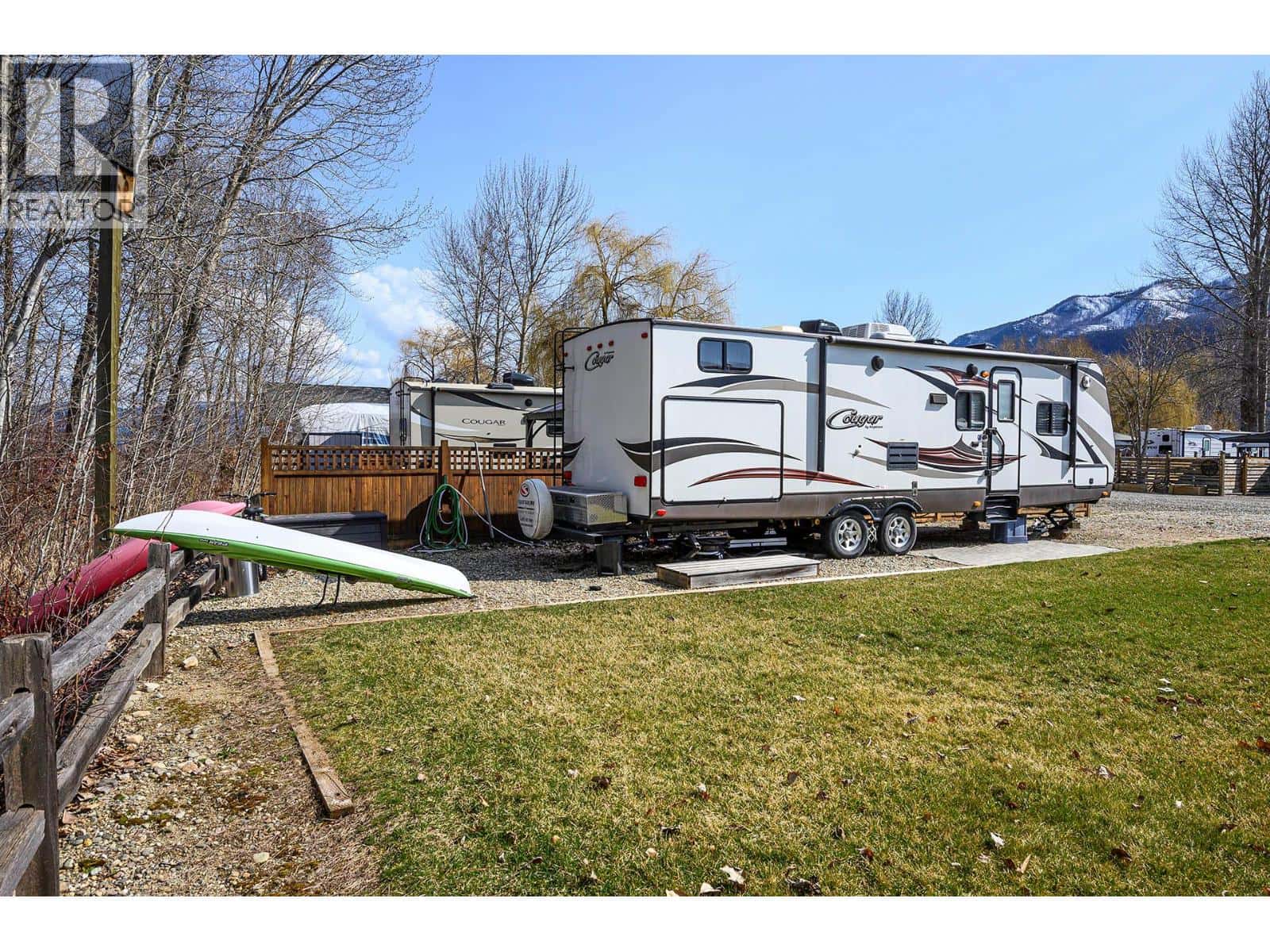 41 Cottonwood Drive N — Lee Creek, British Columbia - Photo 5 of 35