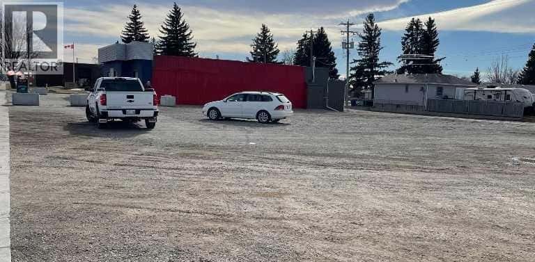 4609 1 Street W — Claresholm, Alberta - Photo 2 of 11