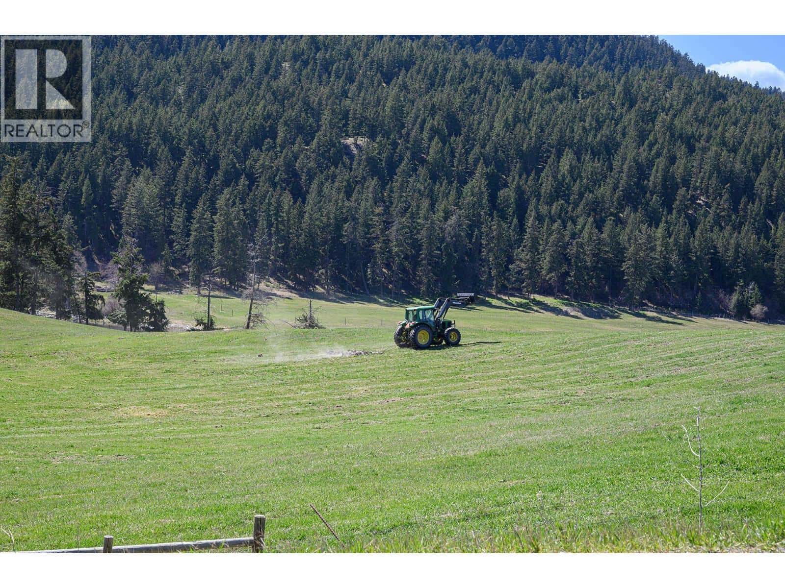 2448 BARNHARTVALE Road — Kamloops, British Columbia - Photo 4 of 46