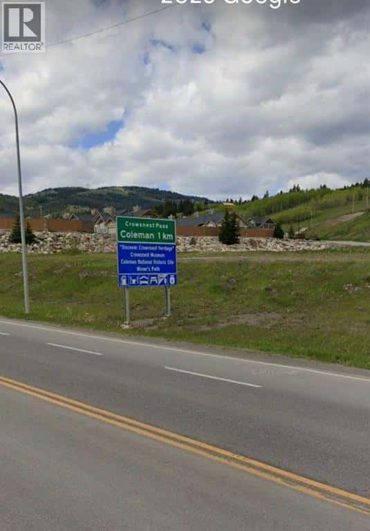 2010 89th Street — Coleman, Alberta - Photo 4 of 5