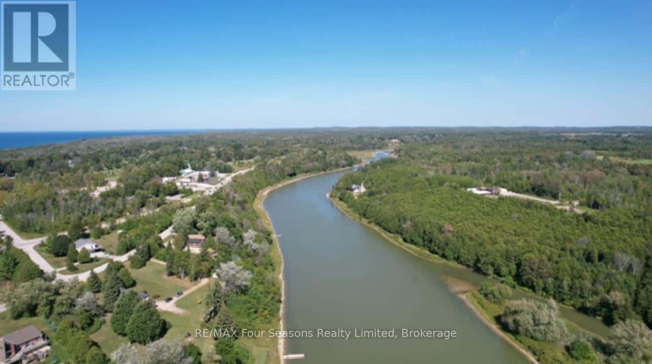 229 S RANKIN STREET — Saugeen Shores, Ontario - Photo 4 of 41