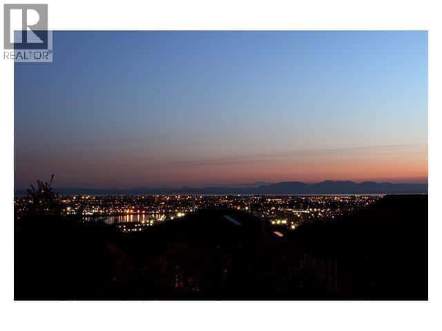 2056 SCARBORO AVENUE — Vancouver, British Columbia - Photo 2 of 2