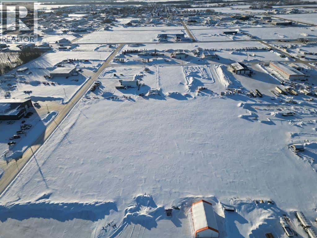 9402 102 Ave — La Crete, Alberta - Photo 3 of 7