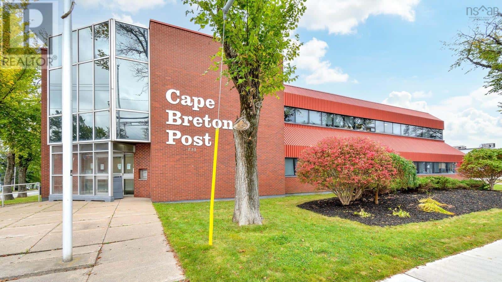 255 George Street — Sydney, Nova Scotia - Photo 2 of 50