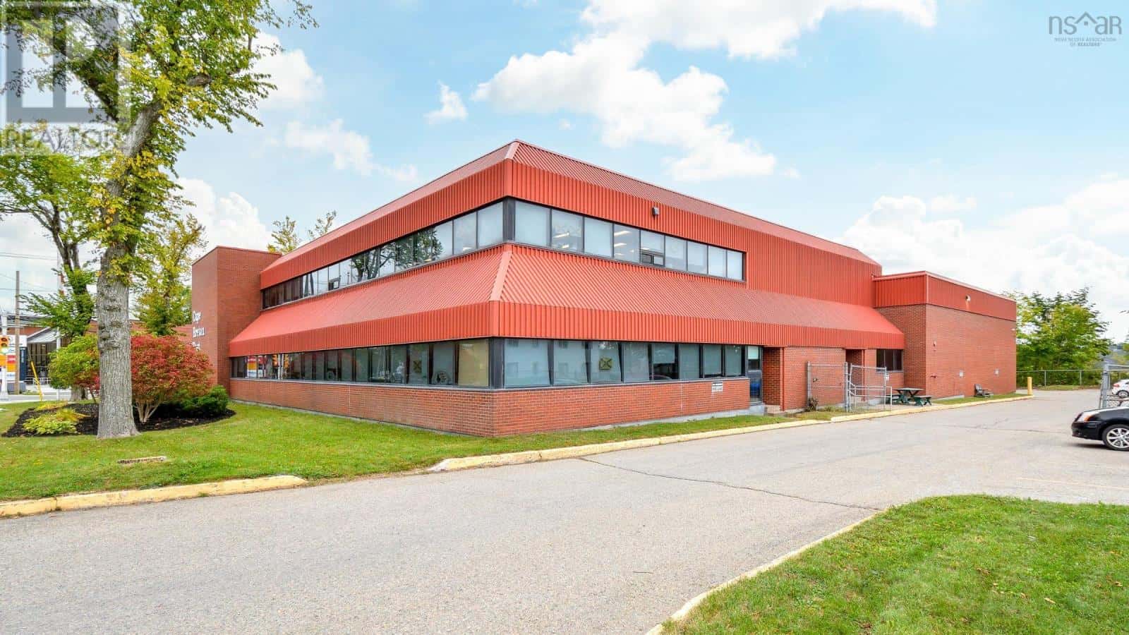 255 George Street — Sydney, Nova Scotia - Photo 4 of 50