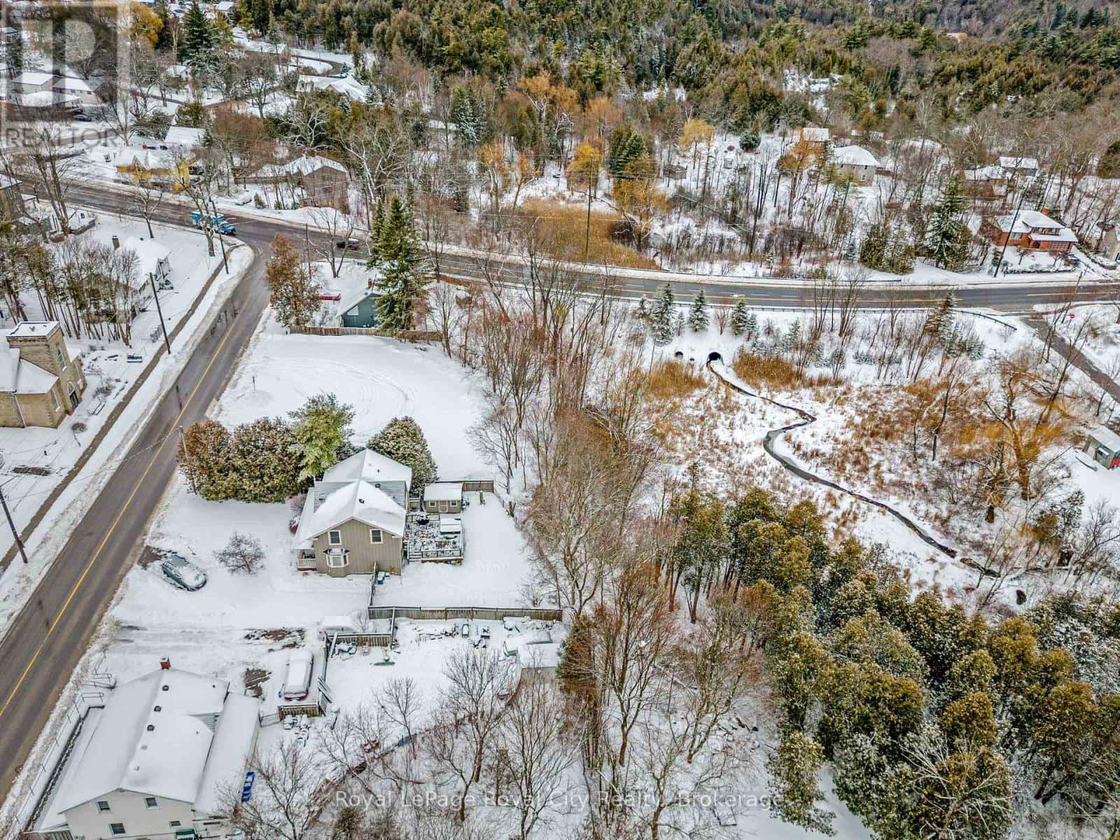 112 HARRIS STREET — Guelph/Eramosa (Rockwood), Ontario - Photo 3 of 16