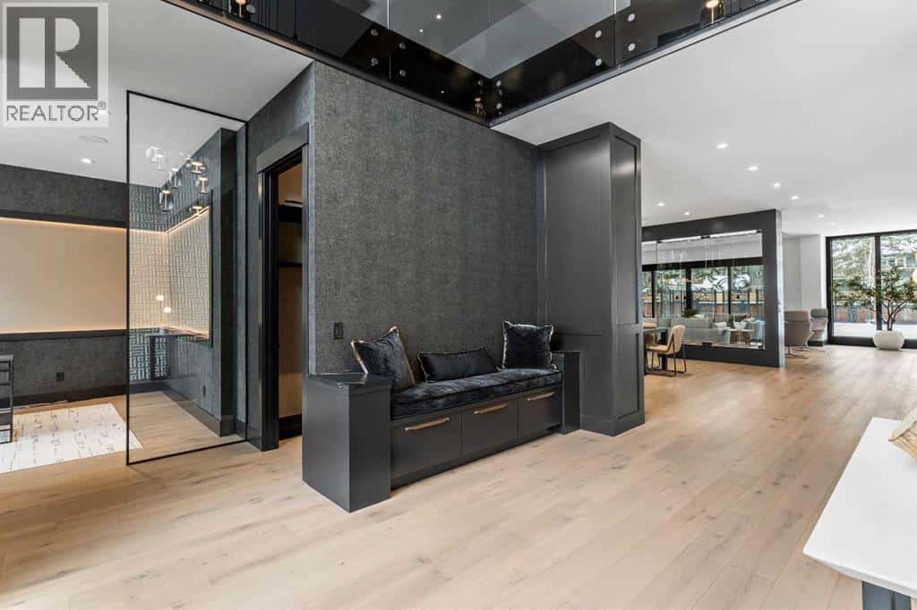 1016 Beverley Boulevard SW — Calgary, Alberta - Photo 5 of 46