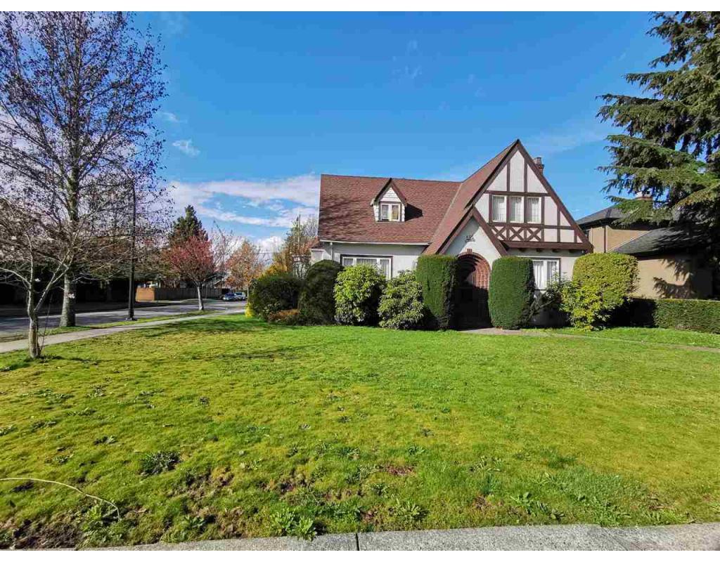 595, 28TH, Vancouver, British Columbia, V5Z2H2
