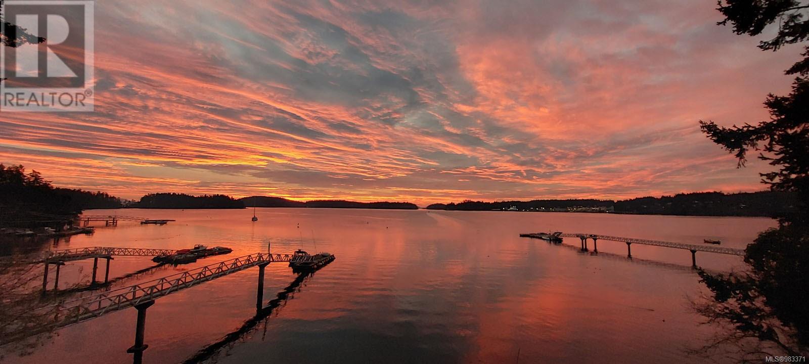 10, McKenzie, Piers Island, British Columbia, V8L5Y7