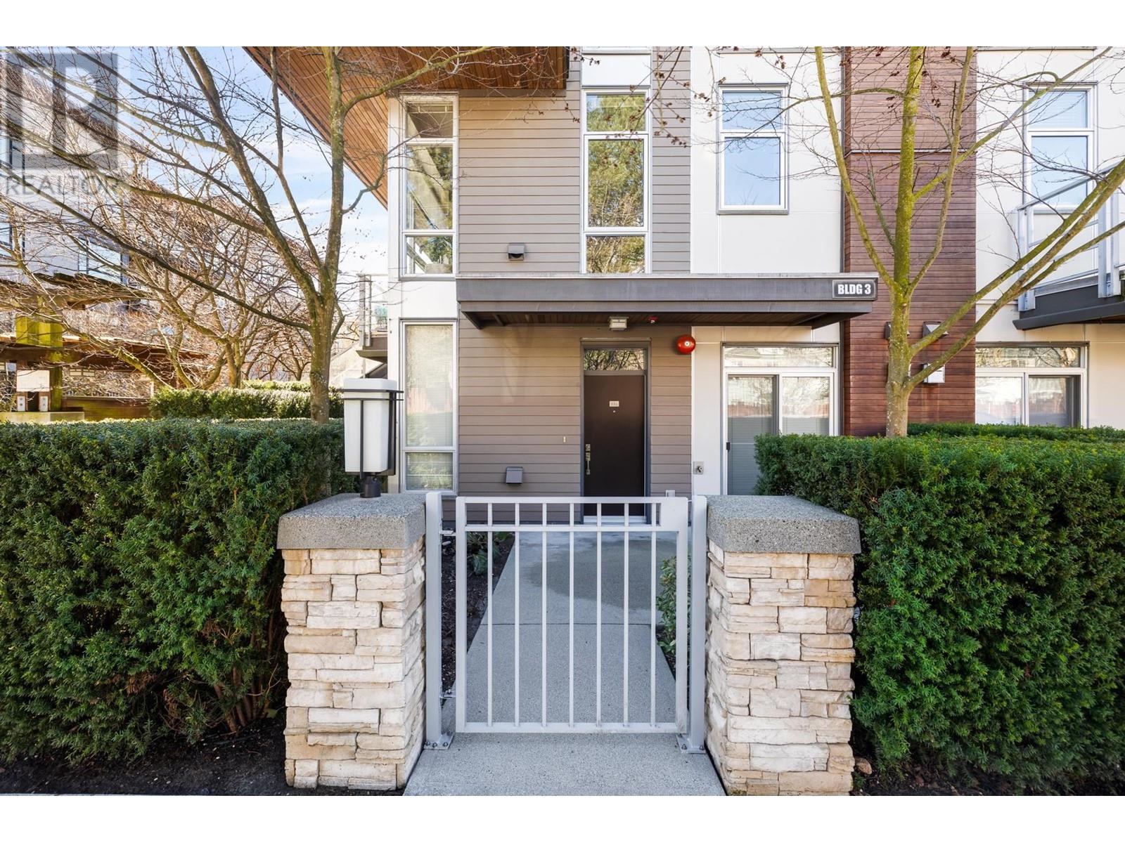 735, 15TH, #121, North Vancouver, British Columbia, V7M0B8