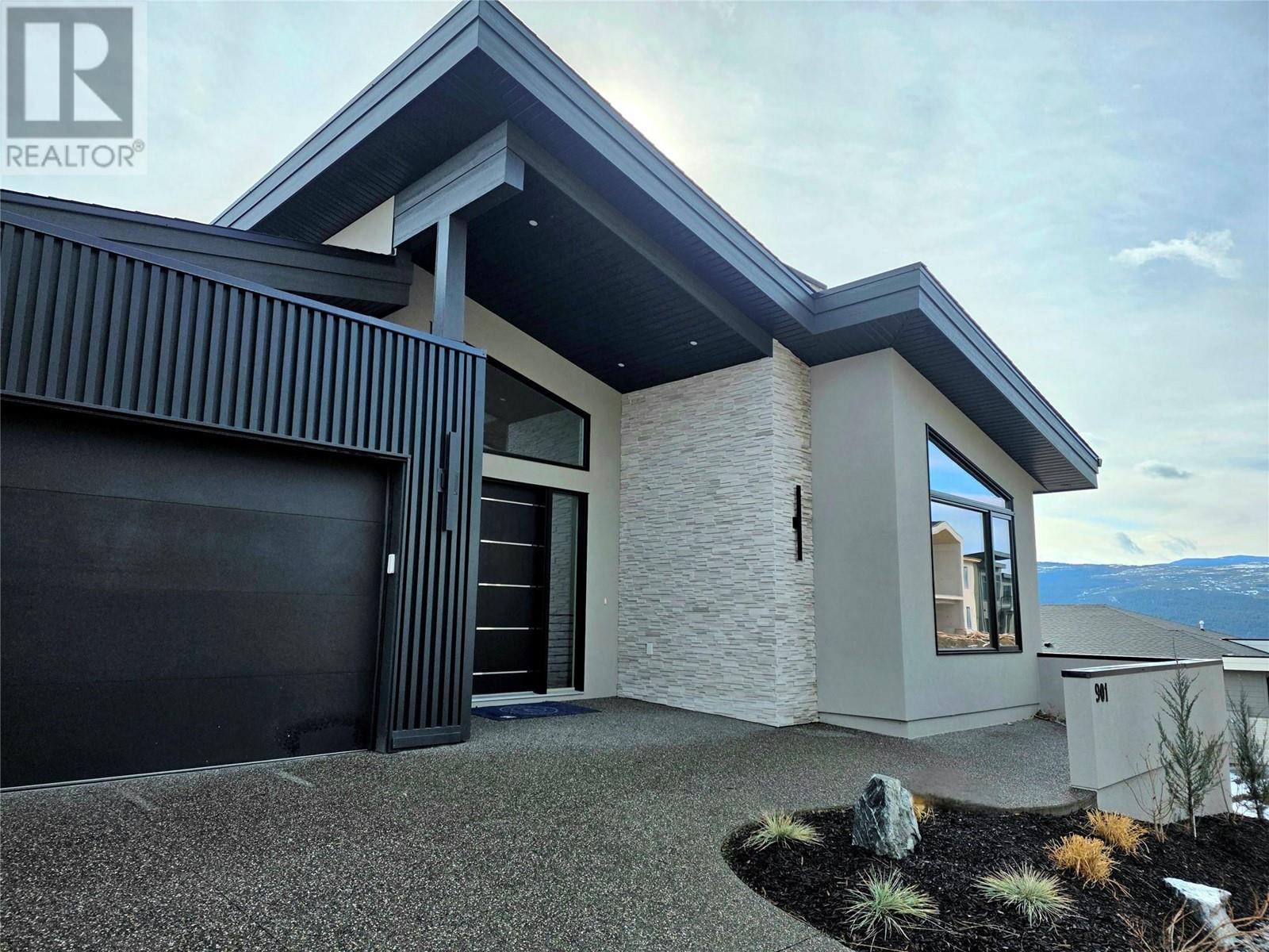 901, Melrose, Kelowna, British Columbia, V1P0A8