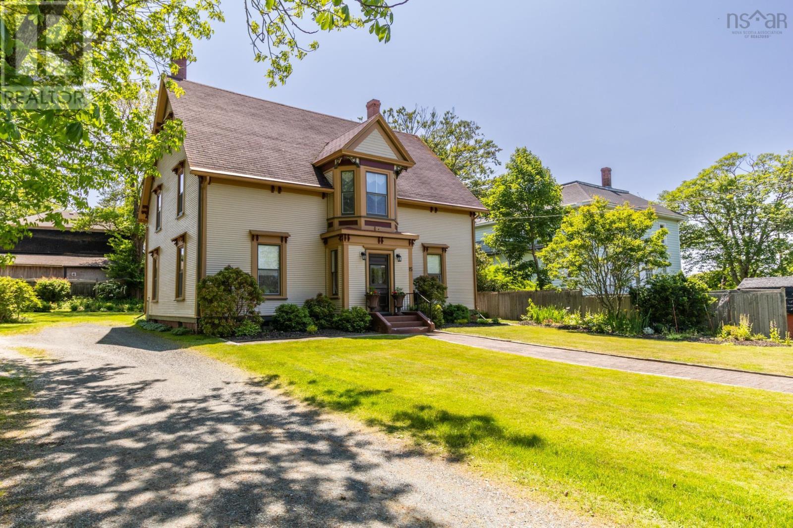 15, Elm Street, Yarmouth, Nova Scotia, B5A2P8
