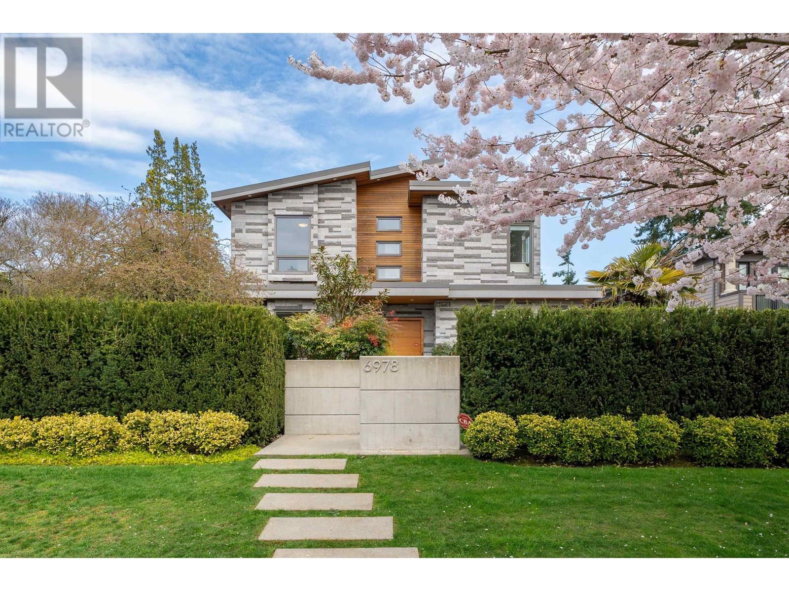 6978, LAUREL, Vancouver, British Columbia, V6P3T7