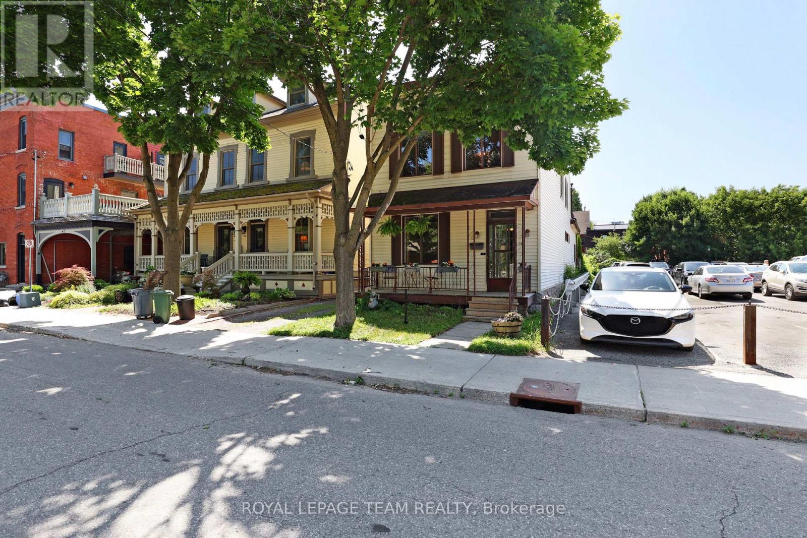 142, Cathcart, Ottawa, Ontario, K1N5B8