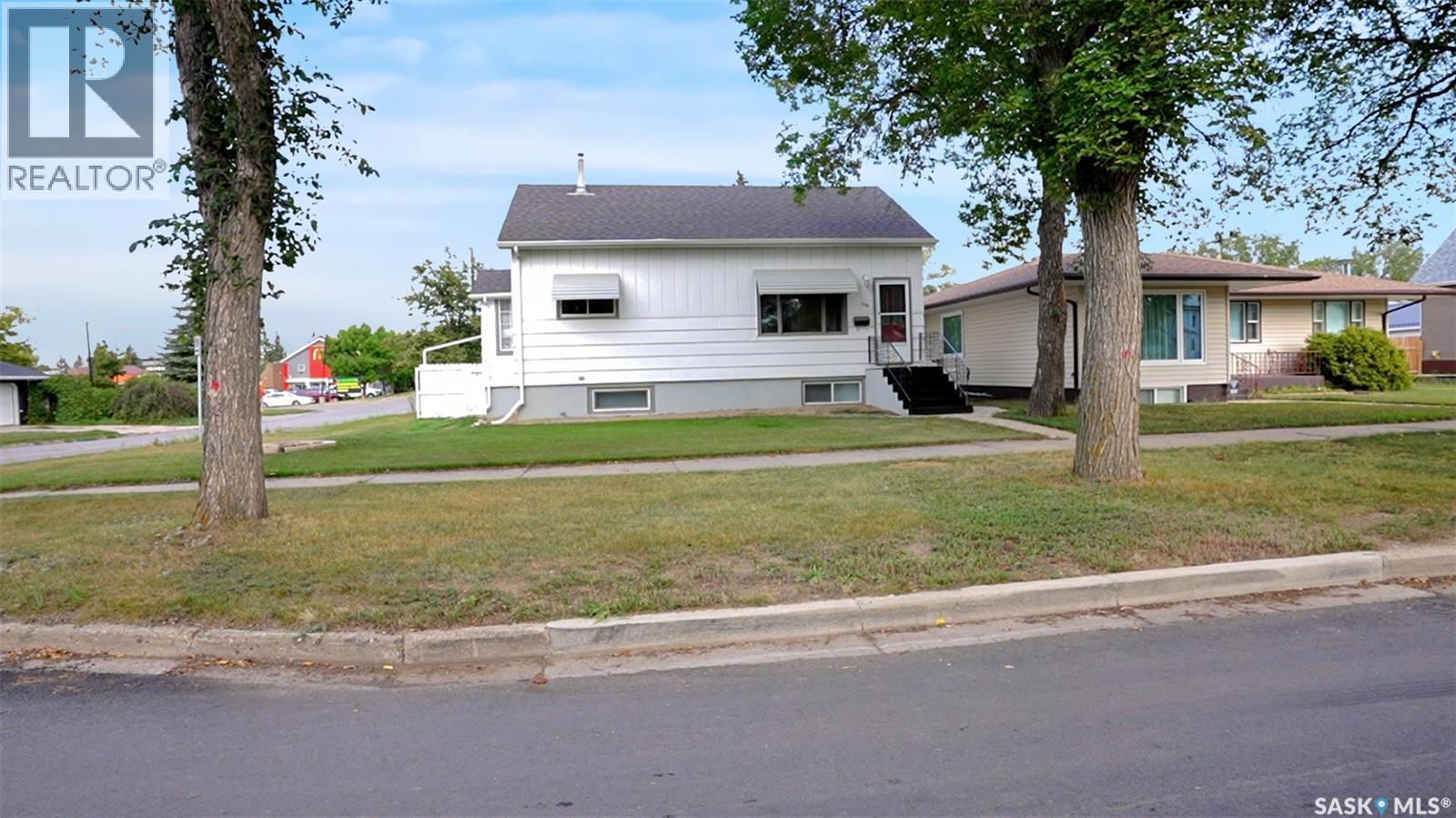 Moose Jaw, Saskatchewan, S6H3N5