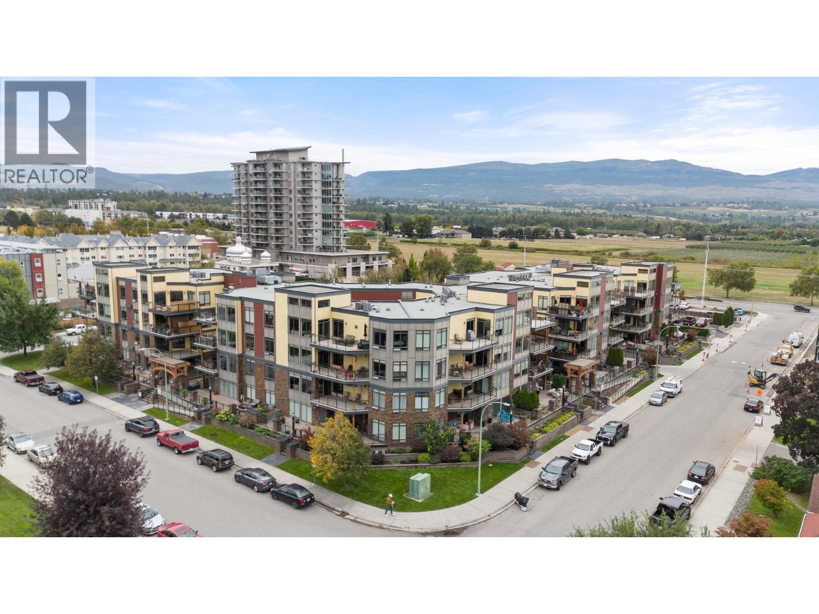 2011, Agassiz, #205, Kelowna, British Columbia, V1Y9Z8
