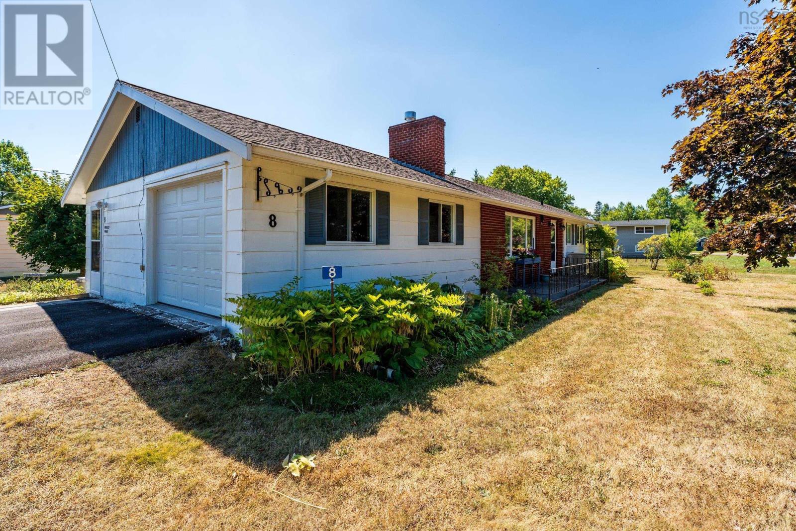 8, Bentley, Middleton, Nova Scotia, B0S1P0